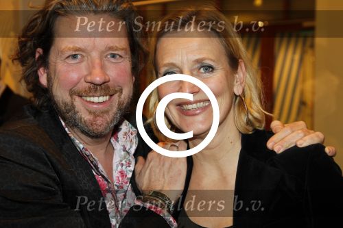 Hoofddorp 6 februari 2012
Premiere eten met vrienden met oa Rick Engelkes Lone v Roosendaal Miryanna v Reeden en Kees Boot in de schouwburg van Hoofddorp. Henkjan Smits met vrouw
Peter Smulders bv