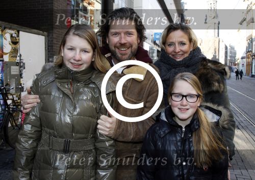Amsterdam 11 februari 2012
Premiere Tony 10 in Tuschinski. Henkjan Smits met vrouw en kinderen
Peter Smulders bv