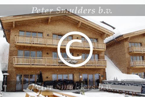 Lech 26februari 2012
Linda de Mol met kinderen Julian en Noah en vriend Jeroen Rietbergen op ski vakantie in Lech. hotel Aurelio
Peter Smulders bv