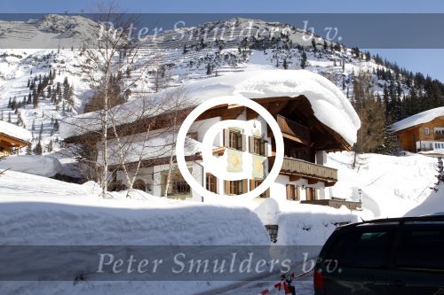 Innsbruck en Lech 18 februari 2012
Prins Friso ligt in het universitair ziekenhuis na zijn ongeluk met lawine in Lech.
Koningin Beatrix en zijn vrouw Prinses Mabel Wisse Smit zoeken hem op. Hotel Post
Peter Smulders bv