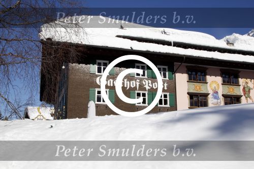 Innsbruck en Lech 18 februari 2012
Prins Friso ligt in het universitair ziekenhuis na zijn ongeluk met lawine in Lech.
Koningin Beatrix en zijn vrouw Prinses Mabel Wisse Smit zoeken hem op. Hotel Post
Peter Smulders bv