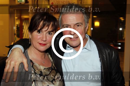 Hoofddorp 6 februari 2012
Premiere eten met vrienden met oa Rick Engelkes Lone v Roosendaal Miryanna v Reeden en Kees Boot in de schouwburg van Hoofddorp. Huub Stapel met zijn vrouw Resie
Peter Smulders bv