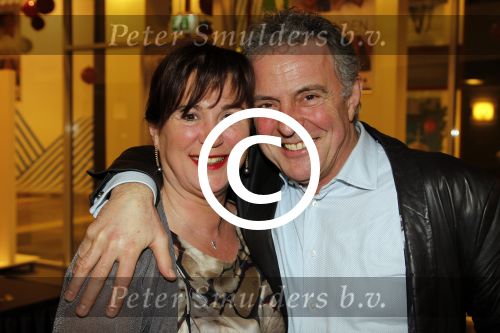 Hoofddorp 6 februari 2012
Premiere eten met vrienden met oa Rick Engelkes Lone v Roosendaal Miryanna v Reeden en Kees Boot in de schouwburg van Hoofddorp. Huub Stapel met zijn vrouw Resie
Peter Smulders bv