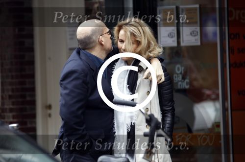 Amsterdam 3 maart 2012
Jaap v Zweden met zijn vrouw Aaltje v Zweden verliefd op de pc hooftstraat.
Peter Smulders bv