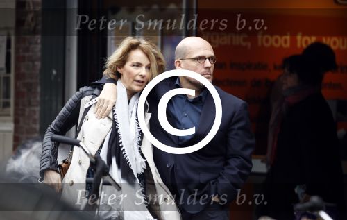 Amsterdam 3 maart 2012
Jaap v Zweden met zijn vrouw Aaltje v Zweden verliefd op de pc hooftstraat.
Peter Smulders bv