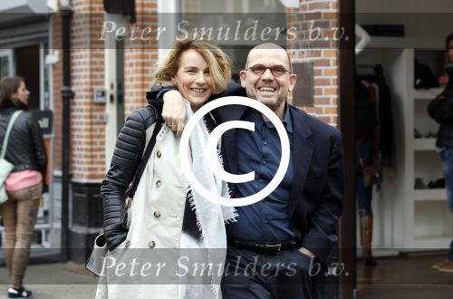 Amsterdam 3 maart 2012
Jaap v Zweden met zijn vrouw Aaltje v Zweden verliefd op de pc hooftstraat.
Peter Smulders bv