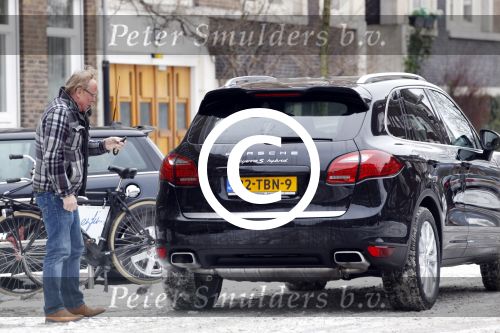 Amsterdam 8 februari 2012
Jack Spijkerman rijdt in een Porsche Cayenne Hybride. Dit is de eerste in Nederland.
Peter Smulders bv