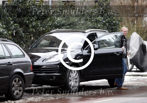 Amsterdam 8 februari 2012
Jack Spijkerman rijdt in een Porsche Cayenne Hybride. Dit is de eerste in Nederland.
Peter Smulders bv
