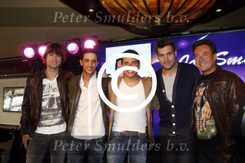 Volendam 9 maart 2012
Persconferentei jan Smit ivm 15 jaar artiest en concerten in Ahoy. Jan met Nick en Simon Yes R en Gerard Joling
Peter Smulders bv