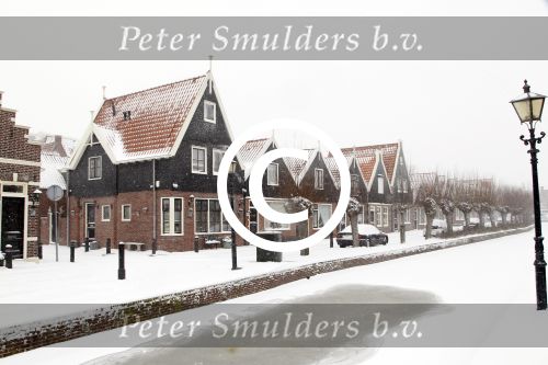 Volendam 3 februari 2012
Huis Jan Tuyp in de sneeuw .
Peter Smulders bv