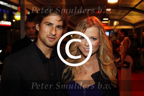 Amsterdam 22 februari 2012
Premiere Taped in Tuschinski Amsterdam. Jennifer Ewbank met vriend
Peter Smulders bv