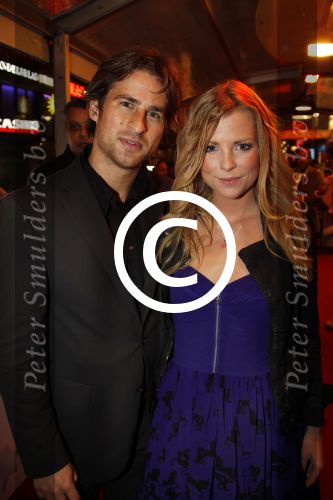 Amsterdam 22 februari 2012
Premiere Taped in Tuschinski Amsterdam. Jennifer Ewbank met vriend
Peter Smulders bv