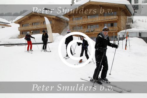 Lech 26februari 2012
Linda de Mol met kinderen Julian en Noah en vriend Jeroen Rietbergen op ski vakantie in Lech.
Peter Smulders bv