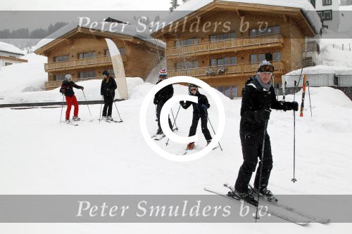 Lech 26februari 2012
Linda de Mol met kinderen Julian en Noah en vriend Jeroen Rietbergen op ski vakantie in Lech.
Peter Smulders bv