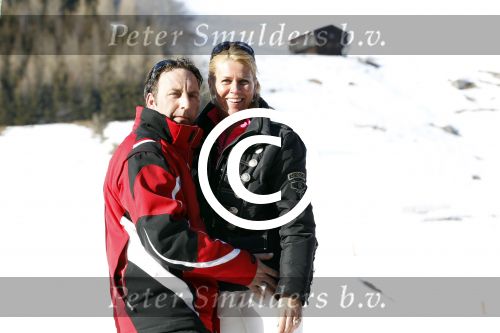 Gerlos 7 maart 2012
Job Nieuwenhuizen (de bus) met vrouw en kinderen skien in Gerlos.
Peter Smulders bv