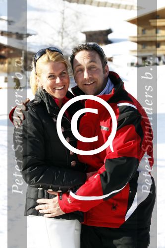 Gerlos 7 maart 2012
Job Nieuwenhuizen (de bus) met vrouw en kinderen skien in Gerlos.
Peter Smulders bv