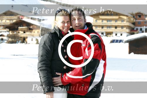 Gerlos 7 maart 2012
Job Nieuwenhuizen (de bus) met vrouw en kinderen skien in Gerlos.
Peter Smulders bv