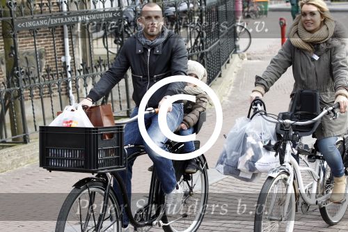 Amsterdam 21 februari 2012
Johnny Charlotte en Jezebel op de fiets in Amsterdam.
Peter Smulders bv