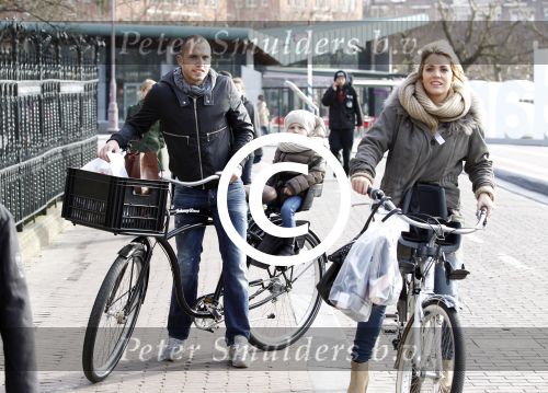 Amsterdam 21 februari 2012
Johnny Charlotte en Jezebel op de fiets in Amsterdam.
Peter Smulders bv