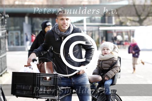 Amsterdam 21 februari 2012
Johnny Charlotte en Jezebel op de fiets in Amsterdam.
Peter Smulders bv
