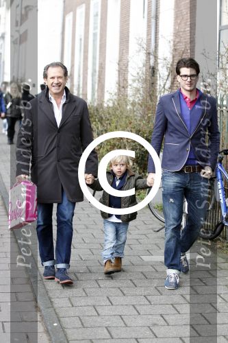 Amsterdam 18 maart 2012
Babyshower Nicolette v Dam en Bas Smit bij Artis. Jos Bles met zoon en kleinzoon
Peter Smulders bv