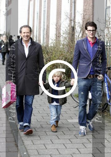 Amsterdam 18 maart 2012
Babyshower Nicolette v Dam en Bas Smit bij Artis. Jos Bles met zoon en kleinzoon
Peter Smulders bv