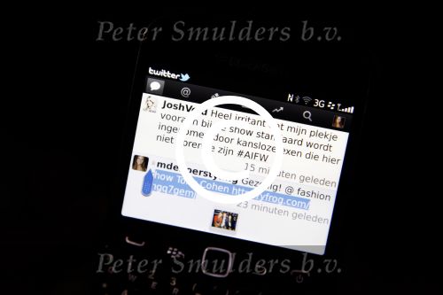 Amsterdam 28 januari 2012
AIFW fashion week met div bn ers bij div shows. Tweet van Josh Veldhuizen over ex Regilio Tuur
Peter Smulders bv