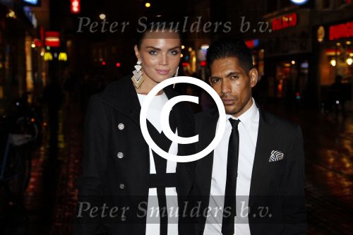 Amsterdam 13 februari 2012
Premiere Zombibi in Tuschinski. Kim Feenstra met een kennis
Peter Smulders bv