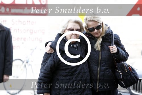 Innsbruck 18 februari 2012
Prins Frisoligt in het universitair ziekenhuis van Innsbruck na zijn ongeluk met lawine. Zijn moeder koningin Beatrix en zijn vrouw prinses Mabel Wisse Smit komen hem opzoeken.
Peter Smulders bv