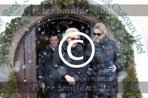 Lech 19 februari 2012
Koningin Beatrix en prinses Mabel Wisse Smit vertrekken vanuit hotel Post met BMW X5 van politie naar ziekenhuis in Innsbruck waar Prins Friso ligt na zijn ski ongeluk.
Peter Smulders bv