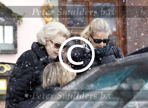 Lech 19 februari 2012
Koningin Beatrix en prinses Mabel Wisse Smit vertrekken vanuit hotel Post met BMW X5 van politie naar ziekenhuis in Innsbruck waar Prins Friso ligt na zijn ski ongeluk.
Peter Smulders bv