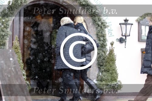 Lech 19 februari 2012
Koningin Beatrix en Prinses Mabel wisse Smit arriveren bij Hotel Post na bezoek aan ziekenhuis in Innsbruck waar prins Friso ligt.
Peter Smulders bv