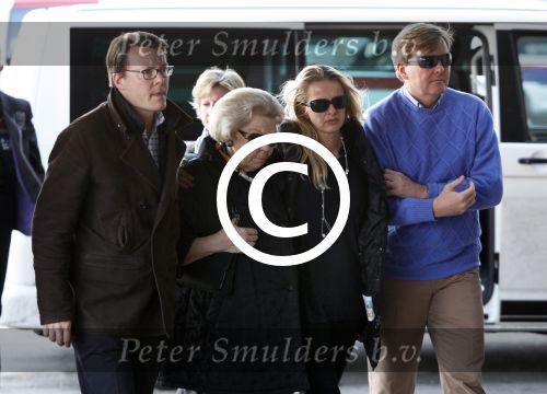 Innsbruck 24 februari 2012
Koningin Beatrix Prins Willem Alexander Prins Constantijn en Prinses Mabel Wisse Smit arriveren bij het ziekenhuis nadat dr Wolfgang Koller persconferentie gegeven heeft over gezondheidstoestand Prins Friso.
Peter Smulders bv