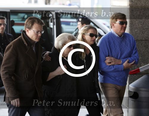 Innsbruck 24 februari 2012
Koningin Beatrix Prins Willem Alexander Prins Constantijn en Prinses Mabel Wisse Smit arriveren bij het ziekenhuis nadat dr Wolfgang Koller persconferentie gegeven heeft over gezondheidstoestand Prins Friso.
Peter Smulders bv