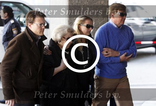 Innsbruck 24 februari 2012
Koningin Beatrix Prins Willem Alexander Prins Constantijn en Prinses Mabel Wisse Smit arriveren bij het ziekenhuis nadat dr Wolfgang Koller persconferentie gegeven heeft over gezondheidstoestand Prins Friso.
Peter Smulders bv