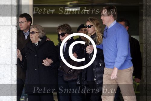 Innsbruck 24 februari 2012
Koningin Beatrix Prins Willem Alexander Prins Constantijn  Prinses Mabel Wisse Smit en Prinses Margriet verlaten het ziekenhuis nadat dr Wolfgang Koller persconferentie gegeven heeft over gezondheidstoestand Prins Friso.
Peter Smulders bv