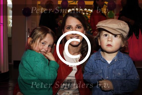 Amsterdam 14 maart 2012
Mama van het jaar verkiezing bij artis. Kristel Hoekstra met kinderen
Peter Smulders bv