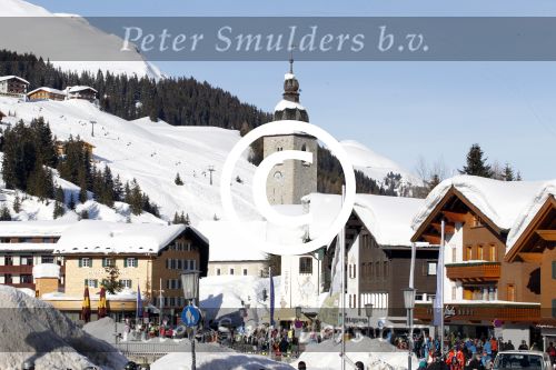 Innsbruck en Lech 18 februari 2012
Prins Friso ligt in het universitair ziekenhuis na zijn ongeluk met lawine in Lech.
Koningin Beatrix en zijn vrouw Prinses Mabel Wisse Smit zoeken hem op.
Peter Smulders bv