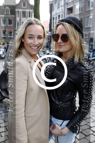 Amsterdam 12 maart 2012
Modeshow Claes Iversen op de wallen. Lieke v lexmond en zut Jetteke op scooter
Peter Smulders bv