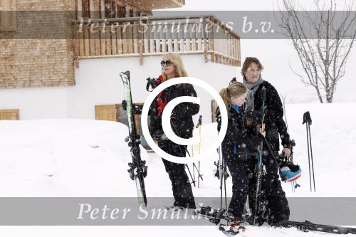 Lech 26februari 2012
Linda de Mol met kinderen Julian en Noah en vriend Jeroen Rietbergen op ski vakantie in Lech.
Peter Smulders bv