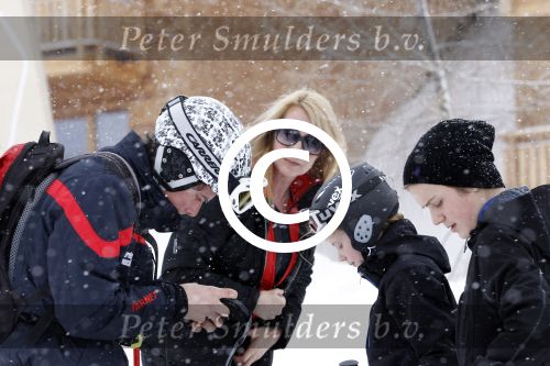 Lech 26februari 2012
Linda de Mol met kinderen Julian en Noah en vriend Jeroen Rietbergen op ski vakantie in Lech.
Peter Smulders bv