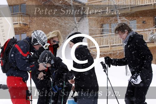 Lech 26februari 2012
Linda de Mol met kinderen Julian en Noah en vriend Jeroen Rietbergen op ski vakantie in Lech.
Peter Smulders bv