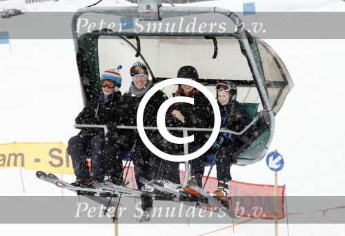 Lech 26februari 2012
Linda de Mol met kinderen Julian en Noah en vriend Jeroen Rietbergen op ski vakantie in Lech.
Peter Smulders bv