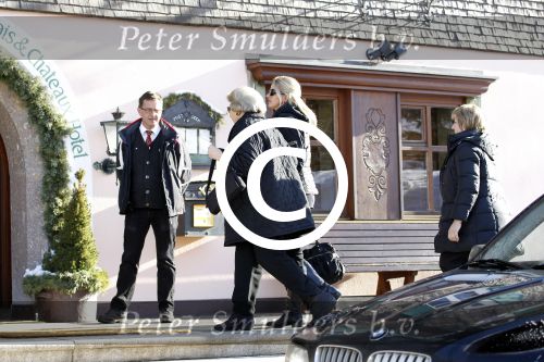 Innsbruck en Lech 18 februari 2012
Prins Friso ligt in het universitair ziekenhuis na zijn ongeluk met lawine in Lech.
Koningin Beatrix en zijn vrouw Prinses Mabel Wisse Smit zoeken hem op.
Peter Smulders bv