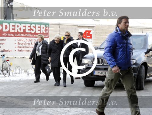 Innsbruck en Lech 18 februari 2012
Prins Friso ligt in het universitair ziekenhuis na zijn ongeluk met lawine in Lech.
Koningin Beatrix en zijn vrouw Prinses Mabel Wisse Smit zoeken hem op.
Peter Smulders bv