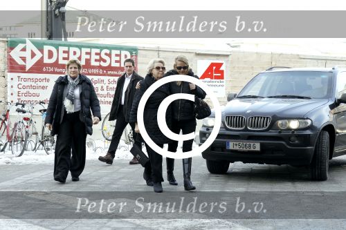 Innsbruck en Lech 18 februari 2012
Prins Friso ligt in het universitair ziekenhuis na zijn ongeluk met lawine in Lech.
Koningin Beatrix en zijn vrouw Prinses Mabel Wisse Smit zoeken hem op.
Peter Smulders bv