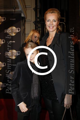 Amsterdam 17 februari 2012
Premiere Saturday night fever in Carre.
Marijke Schaaphok met zoontje
Peter Smulders bv