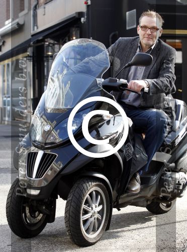 Amsterdam 15 maart 2012
Matthieu Slee op Piaggio MP3 op de pc hooftstraat.
Peter Smulders bv