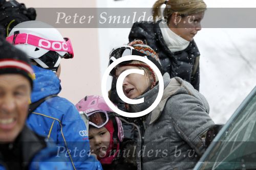 Lech 19 februari 2012
Prinses Maxima Prins Willem Alexander Prinses laurentien Prins Constantin Prinses Mabel Wisse Smit en de prinsesjes Amalia Ariane Alexia Eloise Claus Cazimir Luana en Zaria gaan skien en vertrekken bij Hotel Post.
Peter Smulders bv