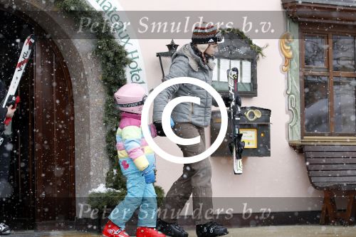 Lech 19 februari 2012
Prinses Maxima Prins Willem Alexander Prinses laurentien Prins Constantin Prinses Mabel Wisse Smit en de prinsesjes Amalia Ariane Alexia Eloise Claus Cazimir Luana en Zaria gaan skien en vertrekken bij Hotel Post.
Peter Smulders bv